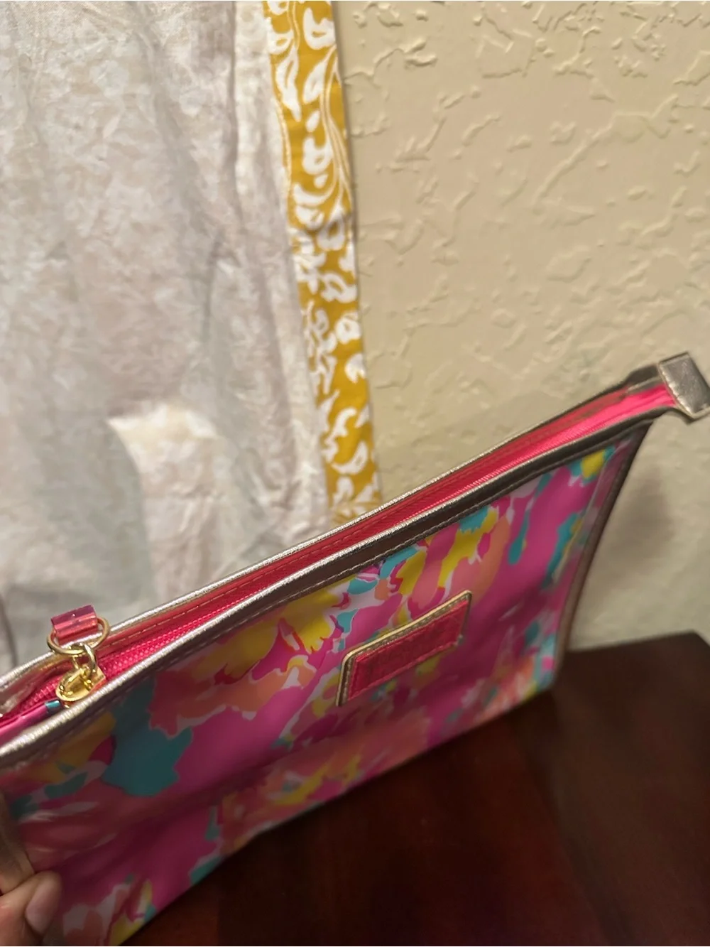 Lilly Pulitzer For Estee Lauder Floral Plastic Makeup Bag Pink Fabric Inside